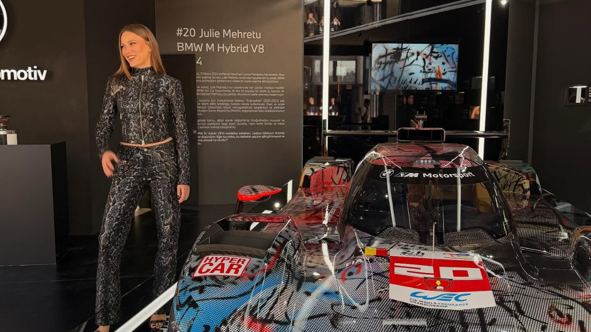 Sosyal medyaya ara vermişti! Serenay Sarıkaya geri döndü Sosyal medyaya ara vermişti! Serenay Sarıkaya geri döndü