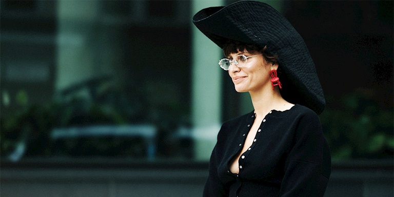 New York Moda Haftası: Sokak Görünümlerinde Göze Çarpan Şapkalar