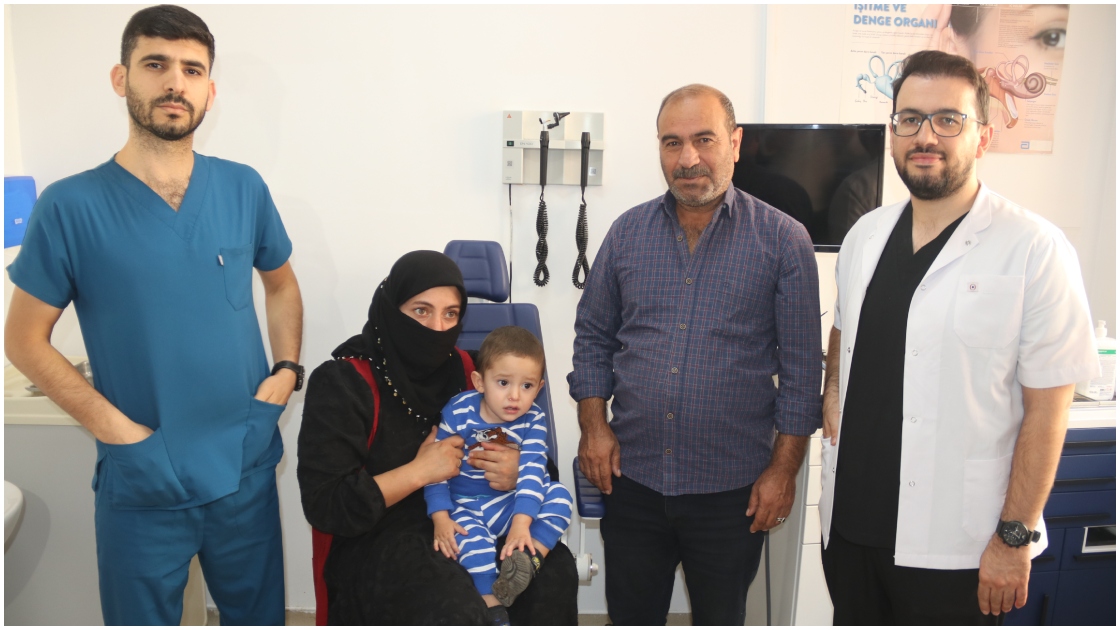 Diyarbakır’da iki bebek koklear implant ameliyatıyla ilk kez duymaya başladı