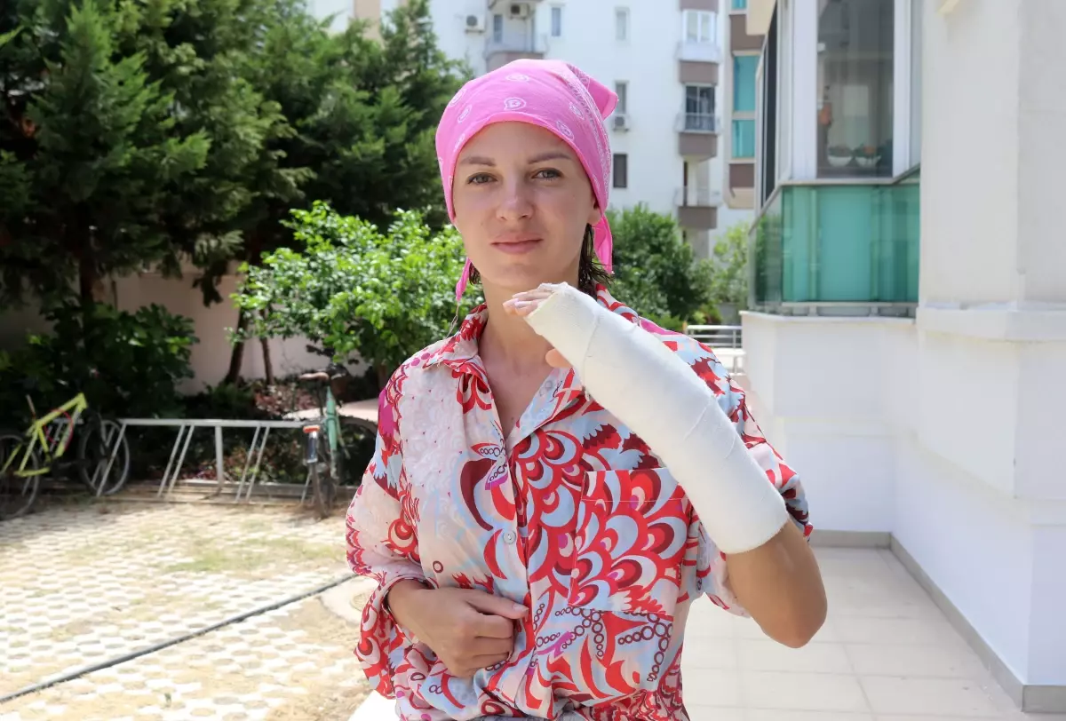 Antalya’da Eşine Sopayla Saldırdığı İddia Edilen Sanık Hakim Karşısında