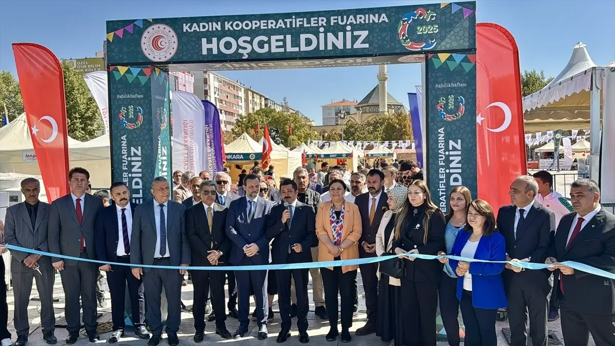 Kadın Kooperatifleri Kırşehir’de Yöresel Ürünlerini Sergiledi