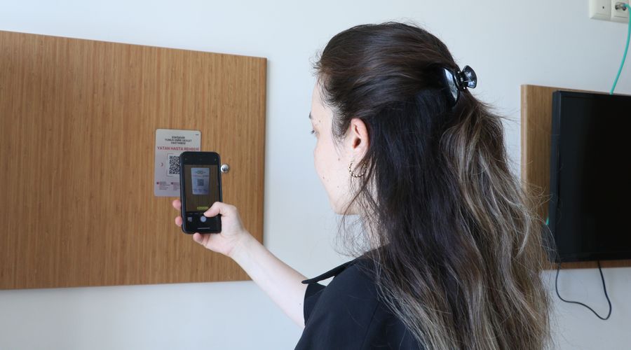 Yatan hastalara ‘karekodlu’ hastane rehberi Yatan hastalara ‘karekodlu’ hastane rehberi