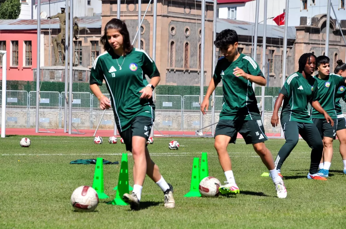 Yüksekovaspor Kadın Futbol Takımı Süper Lig’e İddialı Hazırlanıyor