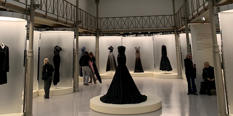 Azzedine Alaïa: Zamanın Dışında Bir Usta