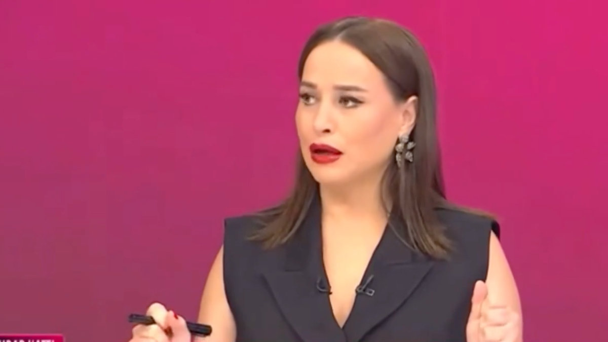 İstanbul’da 5.0 büyüklüğündeki depreme canlı yayında yakalandılar İstanbul’da 5.0 büyüklüğündeki depreme canlı yayında yakalandılar