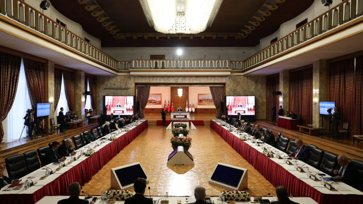 Milli Dayanışma, Kardeşlik ve Demokrasi Komisyonu 14. kez toplandı Milli Dayanışma, Kardeşlik ve Demokrasi Komisyonu 14. kez toplandı