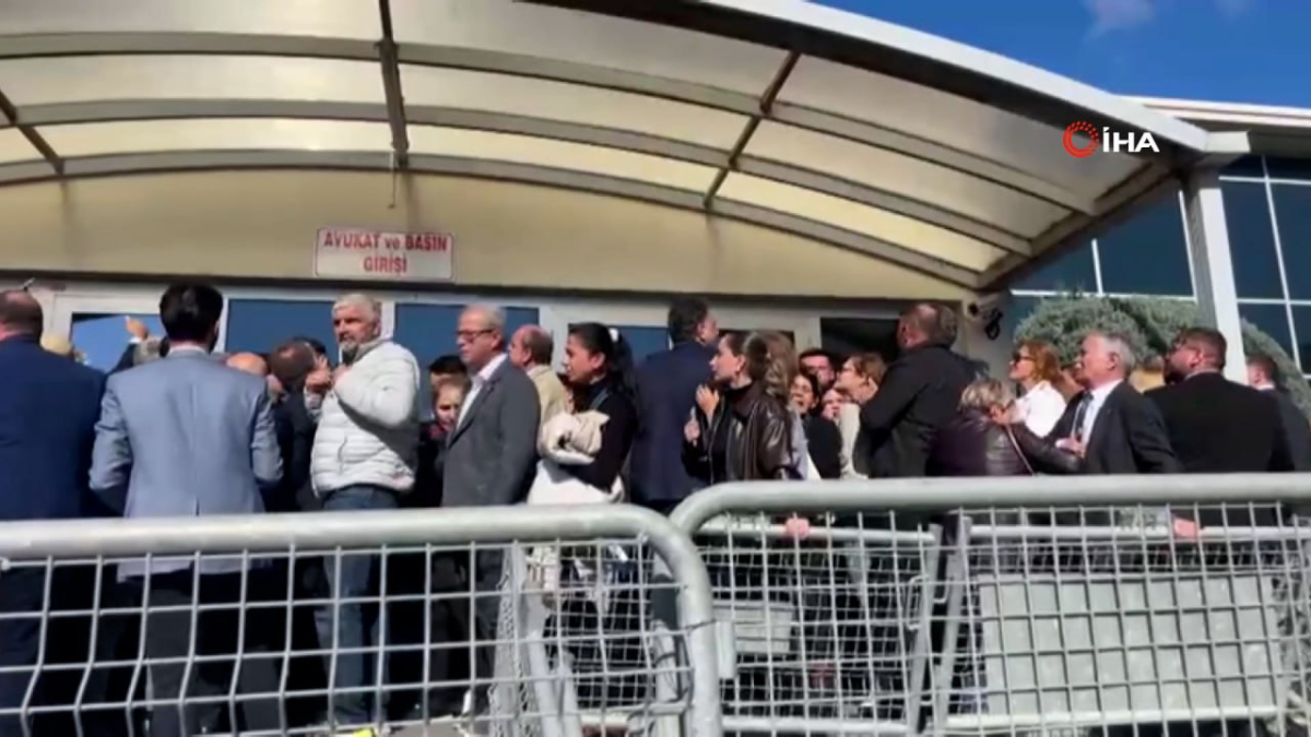 Ekrem İmamoğlu’nun davası öncesi arbede