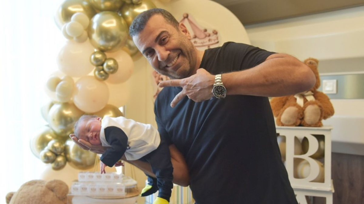 Emre Karayel 53 yaşına girdi! Doğum günü pozu bebekli Emre Karayel 53 yaşına girdi! Doğum günü pozu bebekli