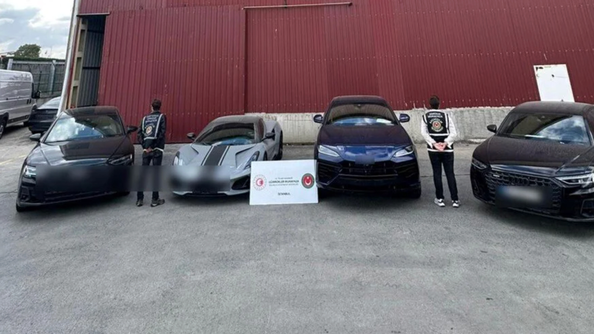 Ticaret Bakanlığı: 288 milyon TL değerinde 10 lüks araca el konuldu