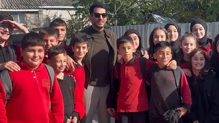 Güller ve Günahlar seti çocuklarla renklendi