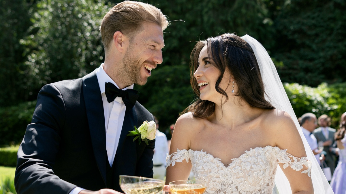 Karsu, Bebeğiyle Türkiye’ye Geldi ve Konser Verecek Karsu, Bebeğiyle Türkiye’ye Geldi ve Konser Verecek