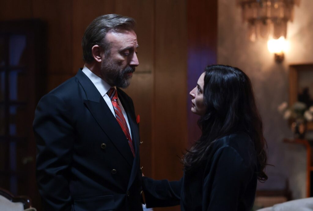 Kral Kaybederse 20. Bölümde ortalık karıştı! Kenan ve Sevda’nın öpüşmesi geceye damgasını vurdu!