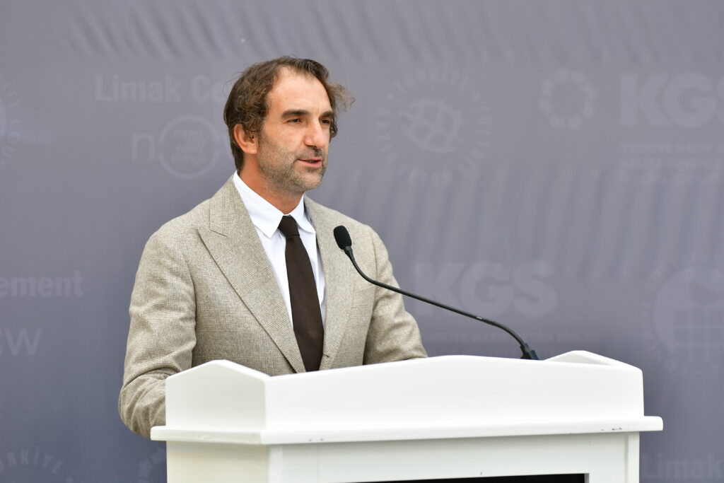 Türkiye’nin ilk ‘Platin’ CSC Sertifikalı çimento fabrikası olan Limak Anka Çimento Fabrikası’na sertifikası takdim edildi Türkiye’nin ilk ‘Platin’ CSC Sertifikalı çimento fabrikası olan Limak Anka Çimento Fabrikası’na sertifikası takdim edildi