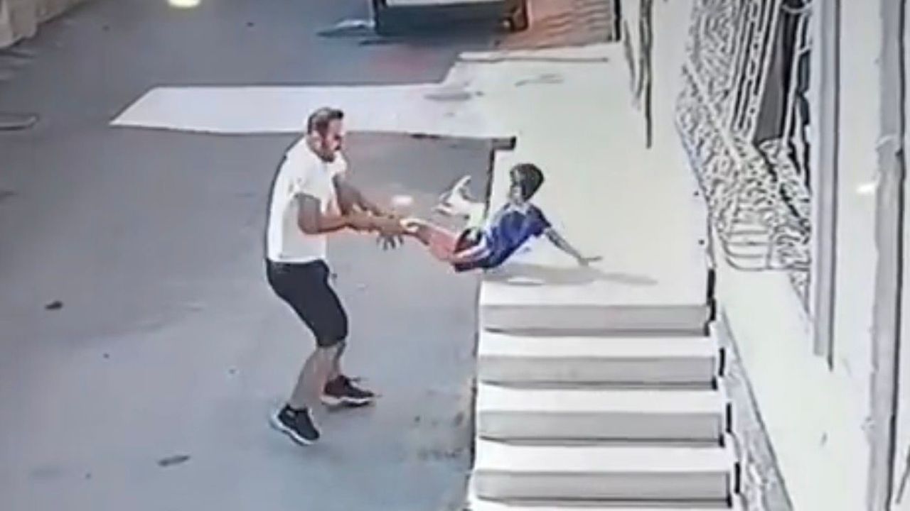 Adana’da Küçük Çocuğa Şiddet Uygulandı