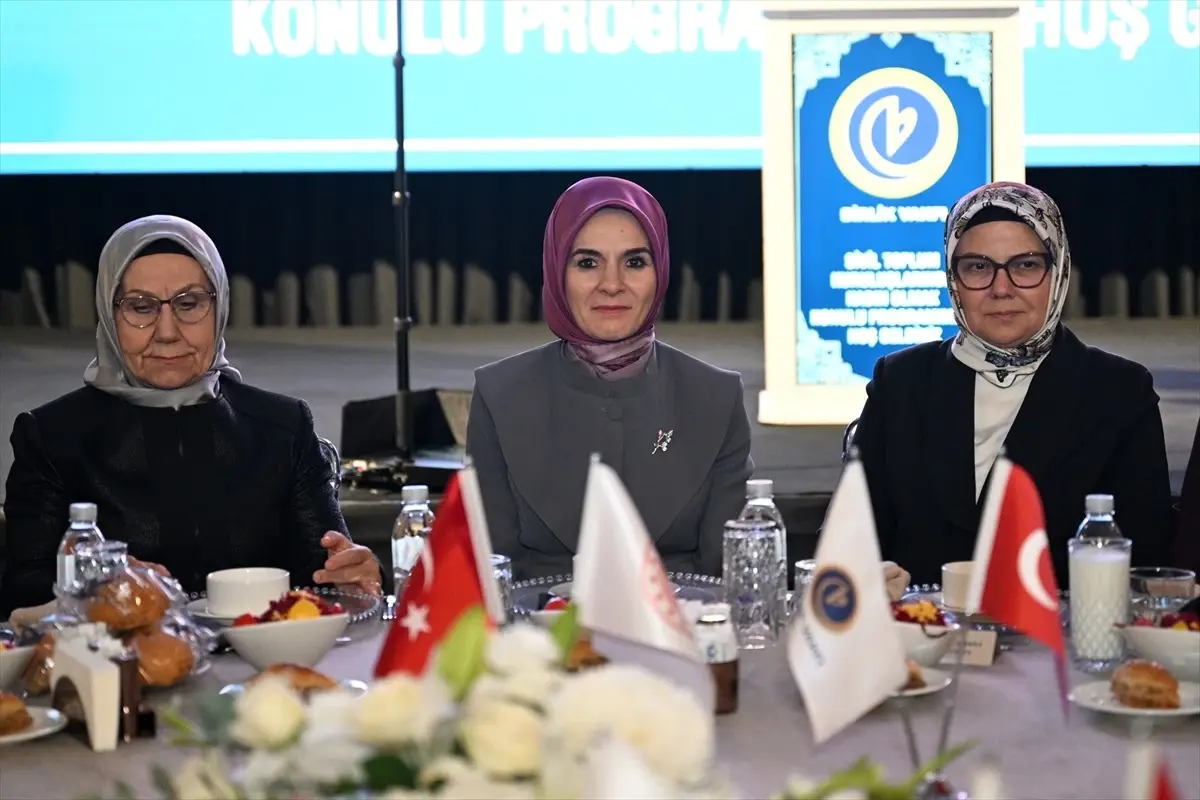 Bakan Göktaş: Kadınların sivil toplumda daha aktif rol alması için teşvik ediyoruz