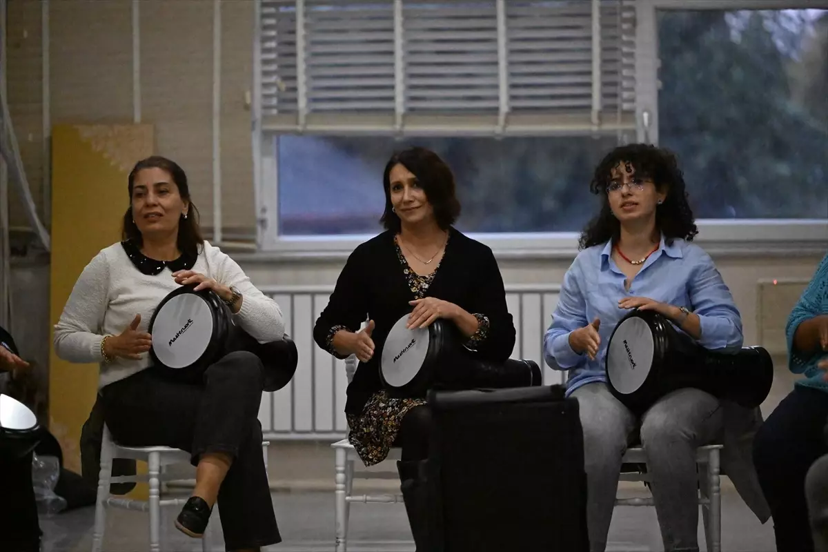 Düzce’de Kadınların Müzik Dersiyle Hayatı Renklendi