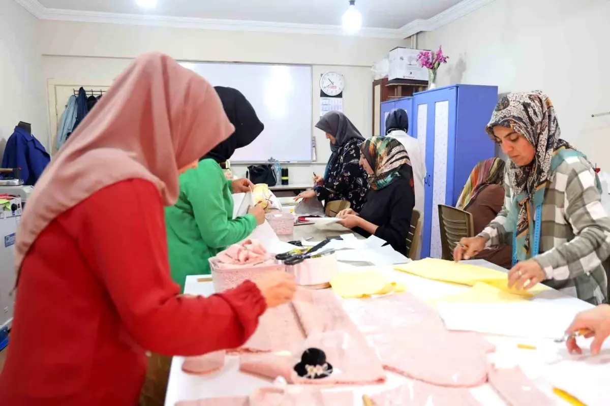 Elazığ’da Kadınlar Giyim Kurslarına Yoğun İlgi Gösteriyor