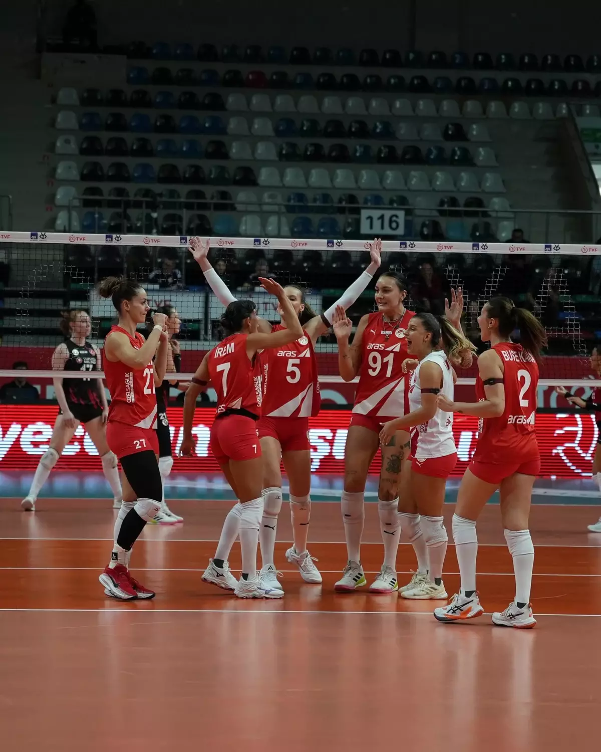 Göztepe ve Aras Spor Çeyrek Finale Yükseldi