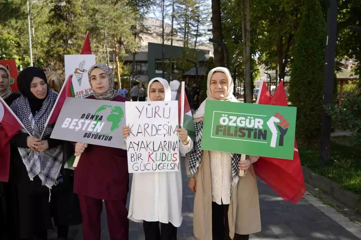 Gümüşhane’de ‘Gazze İçin Sessiz Çığlık’ Yürüyüşü Düzenlendi