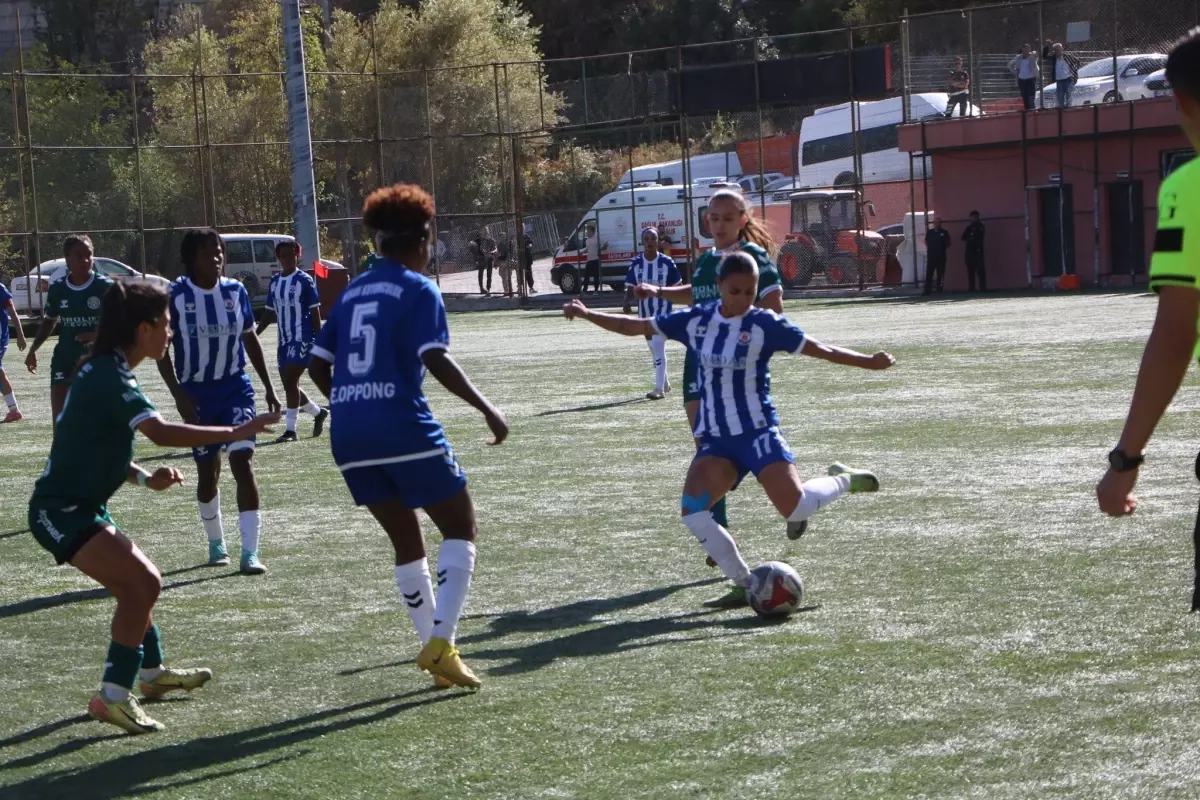 Hakkarigücü Kadın Futbol Takımı Giresun Sanayi Spor’u 1-0 Yendi