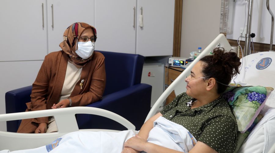 Hastanenin ilk ve son kalp nakli hastaları buluştu