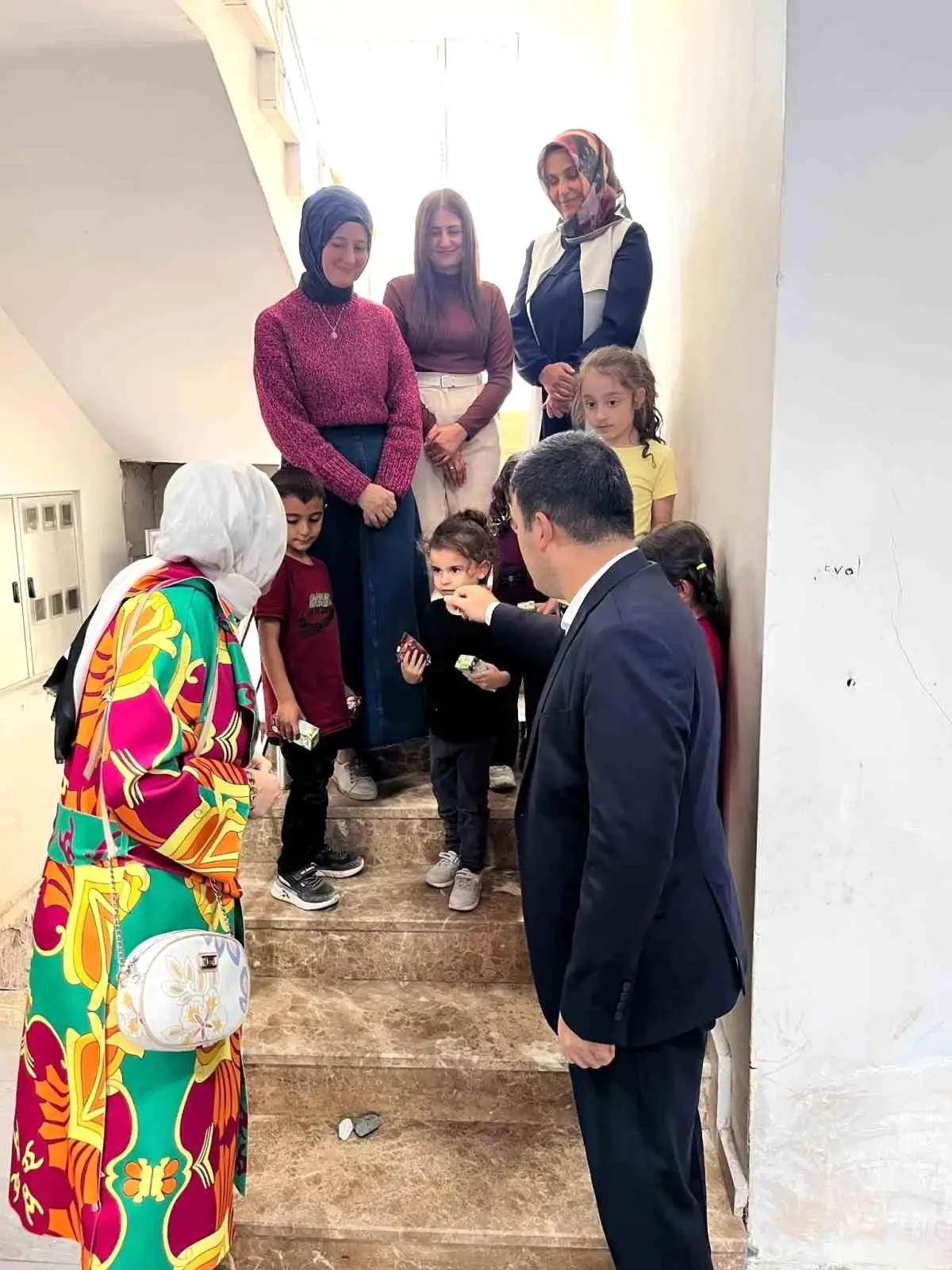 Kaymakam Dertlioğlu ve Eşi, Kadın ve Çocuklara Yönelik Kursları Ziyaret Etti