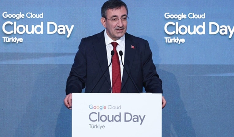 Google, Türkiye’ye 2 milyar dolar yatırım yapacak