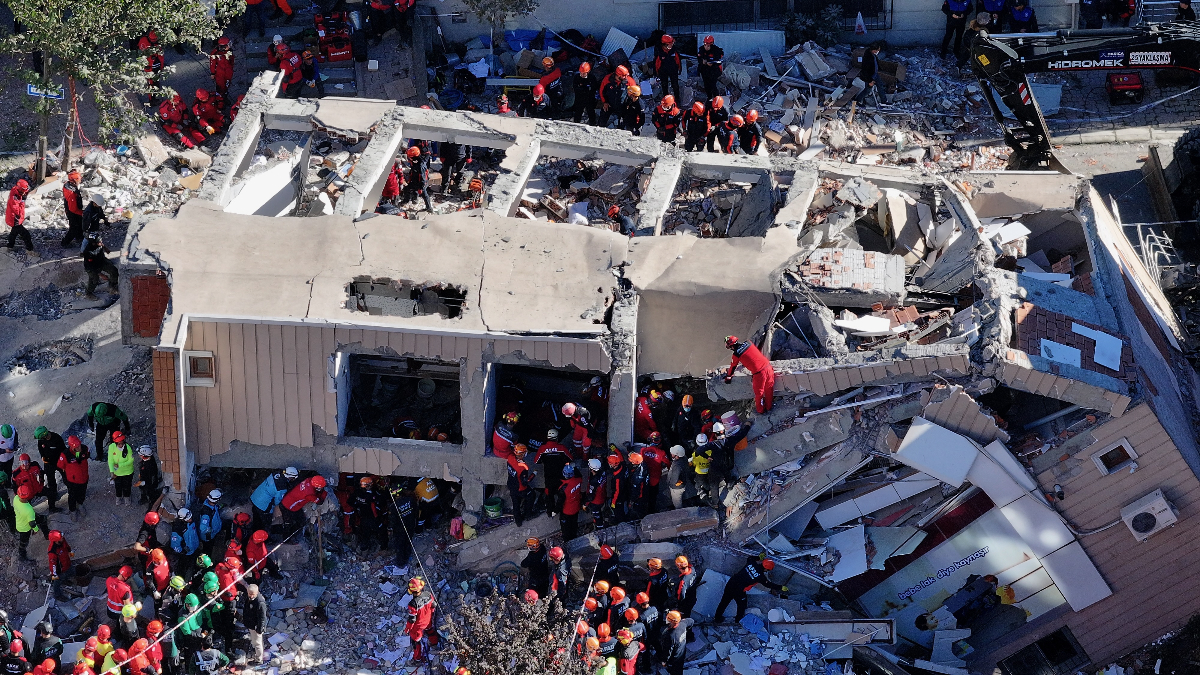 Kocaeli’de çöken binadan kurtulan Dilara’ya acı haber…