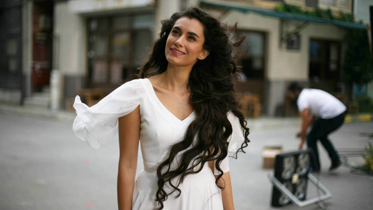 Hande Doğandemir evleniyor: Evlilik teklifi aldı Hande Doğandemir evleniyor: Evlilik teklifi aldı