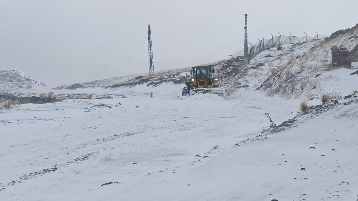 Şırnak’ta Beytüşşebap karla kaplandı, Cizre’de su…