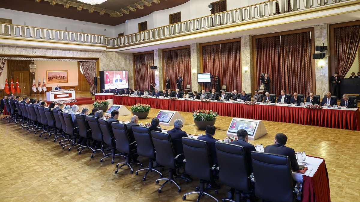 CHP’de İmralı Oylaması Tartışmaları Devam Ediyor CHP’de İmralı Oylaması Tartışmaları Devam Ediyor