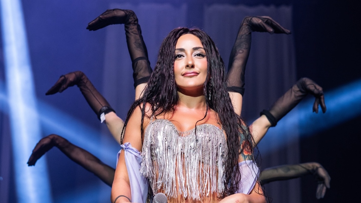 Melek Mosso boşanma sonrası yeni aşklara açık olduğunu…