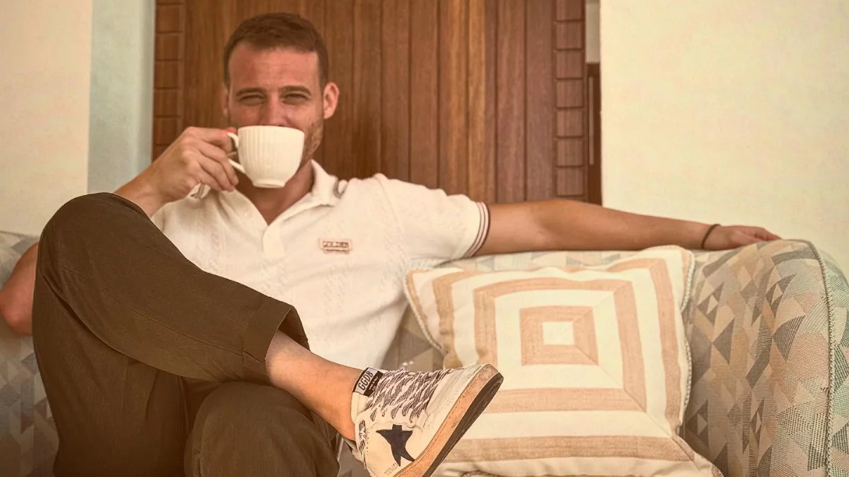 Kerem Bürsin Dubai’de Ödül Törenine Katıldı Kerem Bürsin Dubai’de Ödül Törenine Katıldı