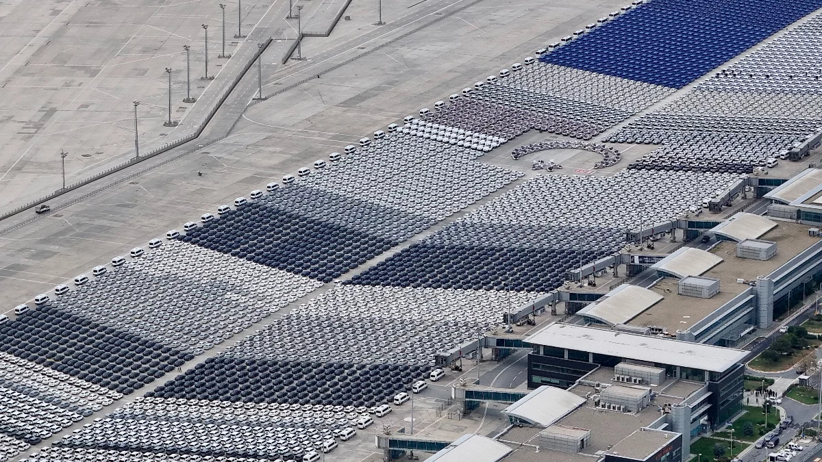 Atatürk Havalimanı’nda 9 bin 200 araç teslim edilecek Atatürk Havalimanı’nda 9 bin 200 araç teslim edilecek