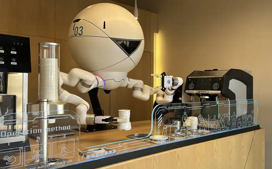 Amman’daki Robot Kafe, Ziyaretçilerin İlgi Odağı Oldu